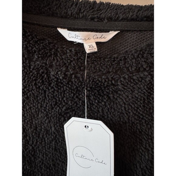 NEW Culture Code Girl’s Black Fleece Top XL Short Sleeve - Picture 3 of 8